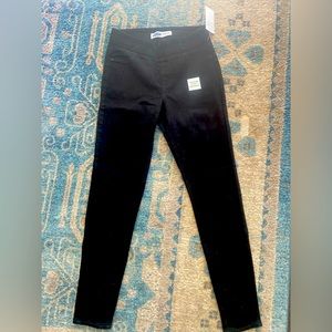 Black Old Navy Rockstar Super skinny Jeggings. Size 6
